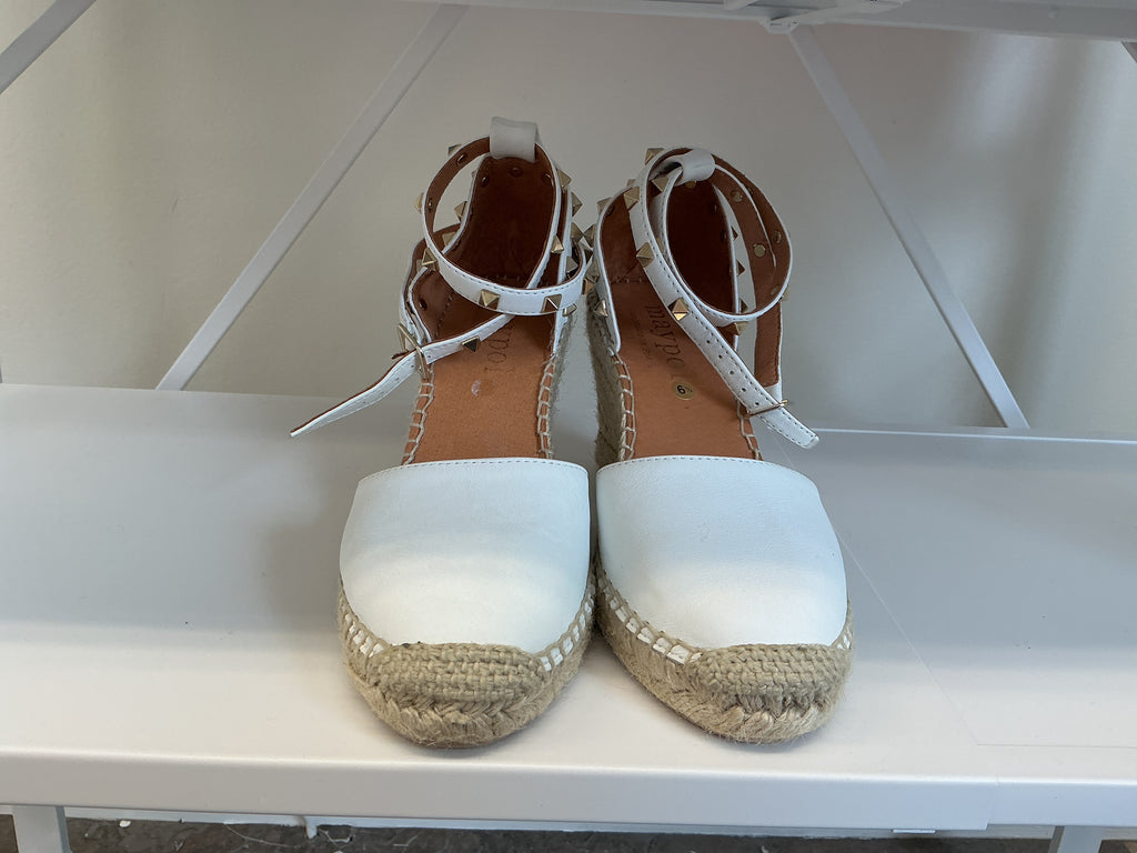 maypol Shoes 6.5 cream studded espradille
