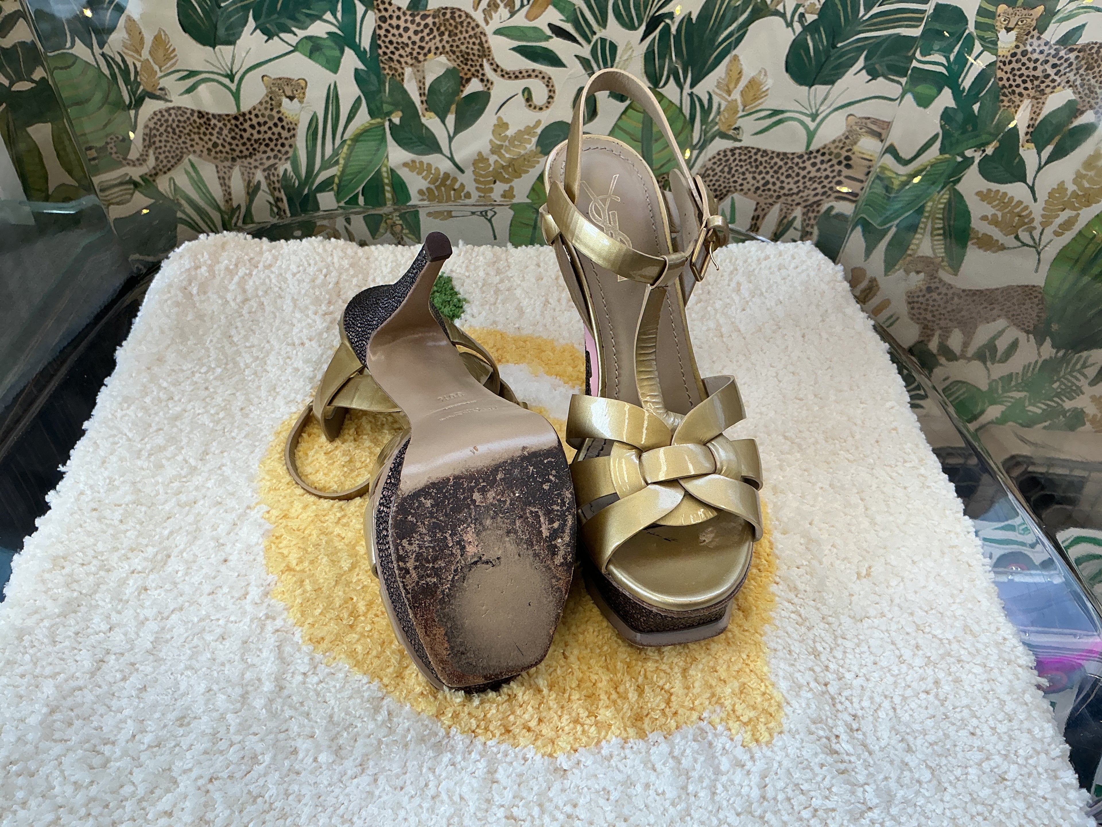 Yves Saint Laurent Sandals 6.5 Gold